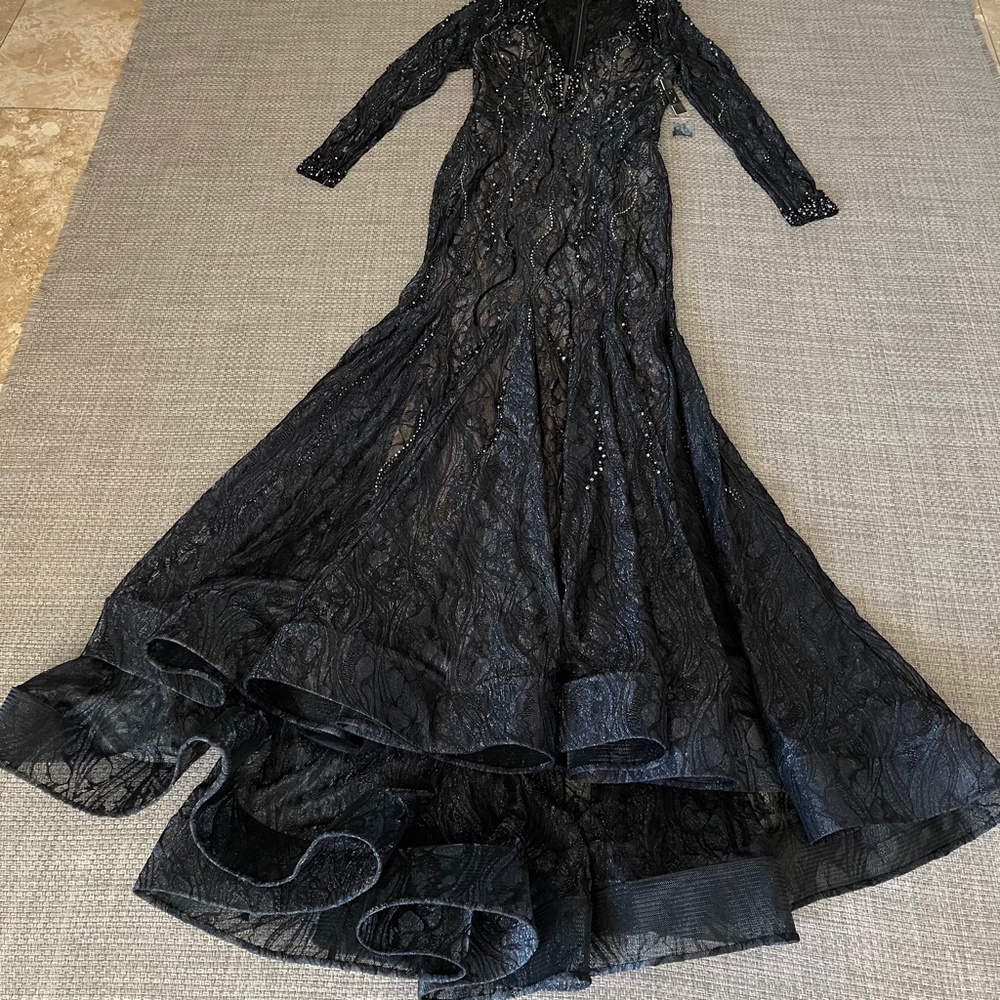 Mac Duggal Black Lace Evening Gown - Picture 8 of 13